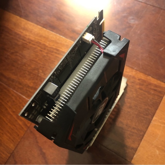 PowerColor AMD Radeon RED DRAGON RX 550 4GB - Picture 6 of 11